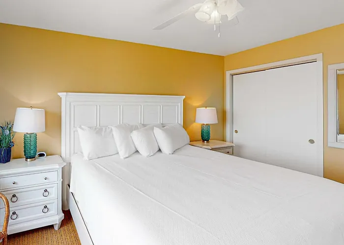 Beachfront With Shared Outdoor Pool Ac Private Balcony Views Wifi Holiday home Gulf Shores
