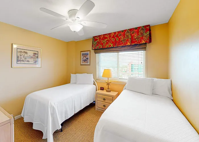Beachfront With Shared Outdoor Pool Ac Private Balcony Views Wifi Holiday home